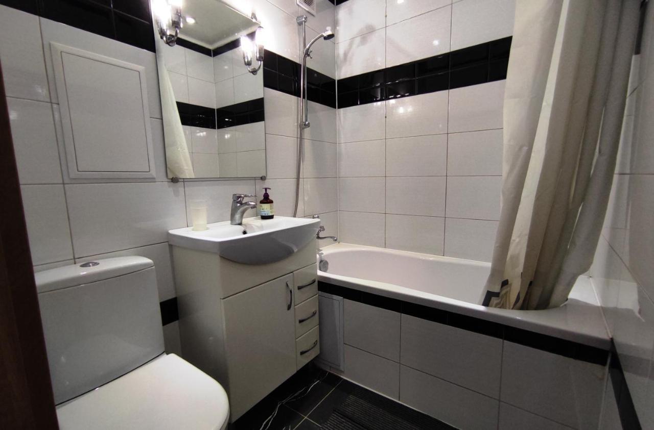 Двухкомнатные Апартаменты Центр Mystetsʹka 3 Kr Apartments Кривий Ріг Екстер'єр фото
