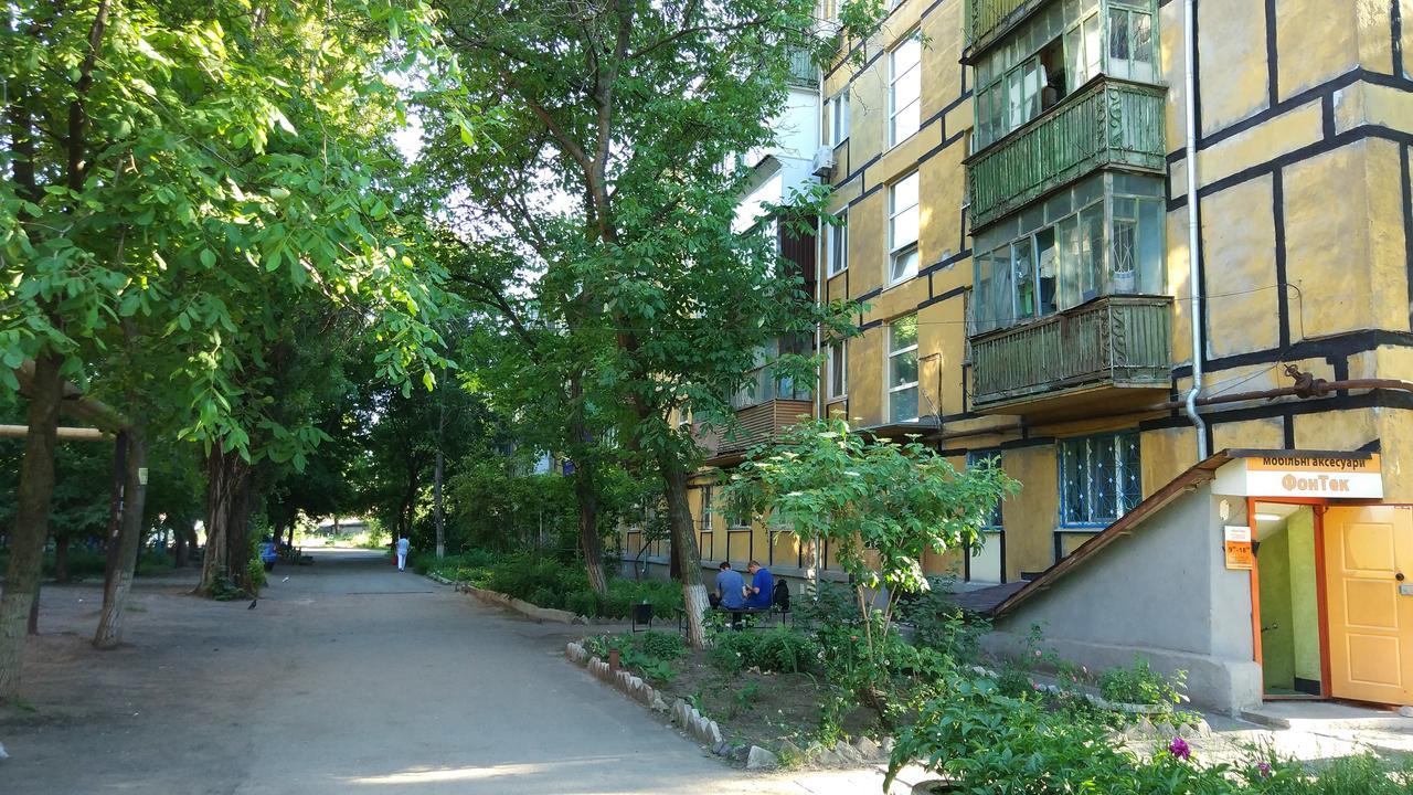 Двухкомнатные Апартаменты Центр Mystetsʹka 3 Kr Apartments Кривий Ріг Екстер'єр фото